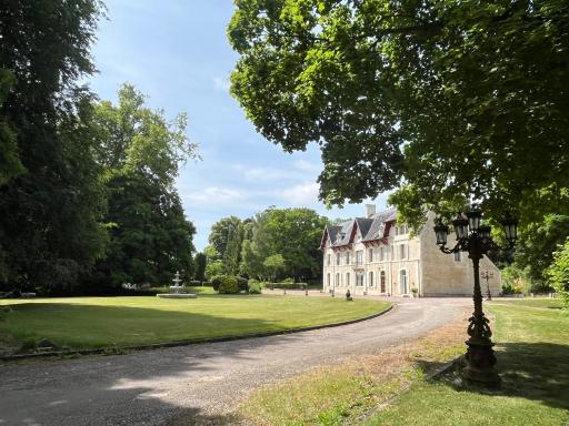 Château du Mesnil Soleil , gites et chambres d'hôtes - Housity