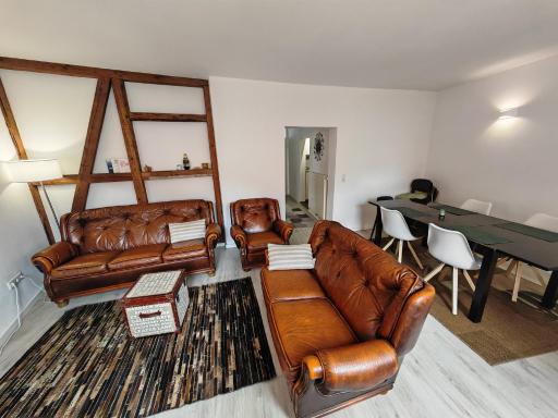 Stadtmitte Apartment im historischen Viertel -100qm Wohnfläche & 30qm Dachterrasse - Housity