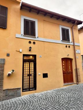 Etruscan Brothers House - Housity