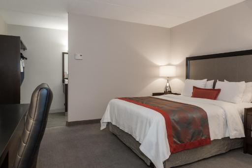 Ramada by Wyndham Boston - Housity