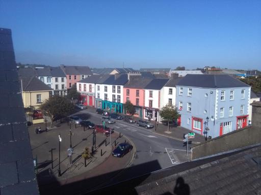 Buggle's Pub and Accommodation - Housity