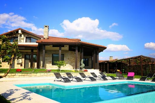 Villa Heaven Hills - Housity