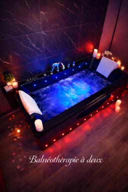 Grand Studio BISCARROSSE PLAGE Une nuit A 2 avec Sauna Luxe, Balnéo, Océan rien que pour vous - Housity