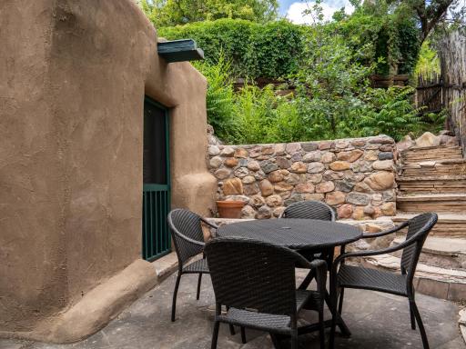 El Nido Lane Tesuque, 1 Bedroom, Sleeps 2, Private Yard, WiFi, Washer/Dryer - Housity