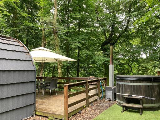 Broomhills Farm River Eco Pods - Housity