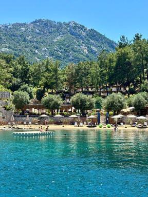 Z-Villas Beach Hotel - Housity