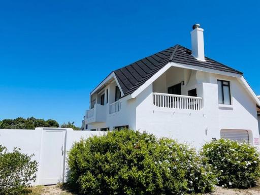 Summerhill Self-Catering Accommodation St Francis Bay - Housity