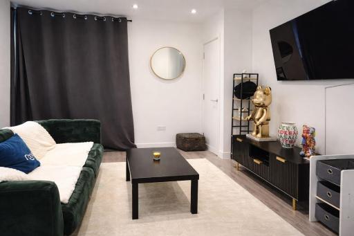 Beautiful Flat 2-Mins away from Rochester Station - Housity