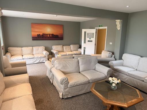 Stonehenge Farmhouse - Housity