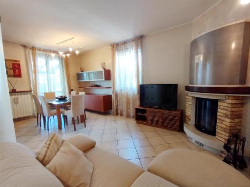 Trilocale in villa bifamiliare - Dairago - Housity