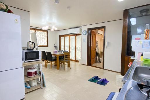 Aroha house for Foreign guests only - Housity