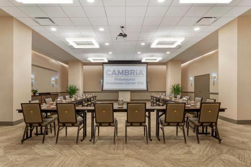 Cambria Hotel Philadelphia Downtown Center City - Housity