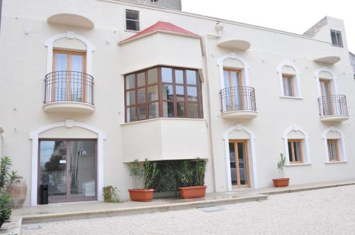 Ibasilischi - Housity