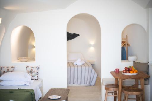 Old Oia Houses - Housity