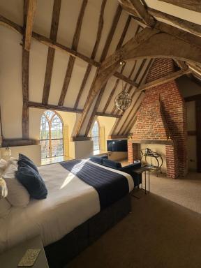 Broome Park Hotel - Housity