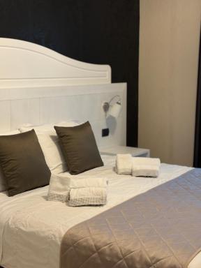 Hotel Donna Crescenza - Housity