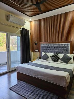 Sunny Pines Resort - Housity