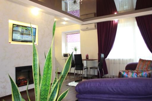 Kharkiv Center Apartment on Hoholya Str, Poetry square - Housity