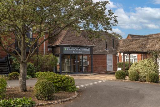 Kings Court Hotel - Housity