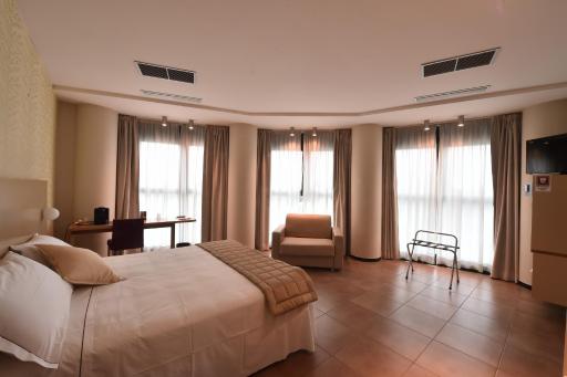 Tatì Hotel - Housity