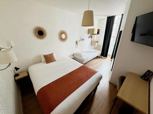 Hôtel les Platanes - Housity