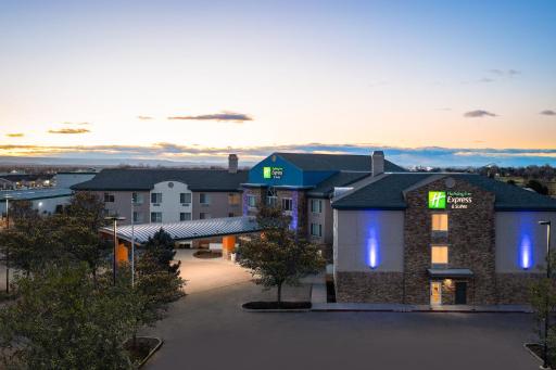 Holiday Inn Express & Suites Nampa - Idaho Center by IHG - Housity