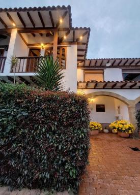 Casa Campestre Flores Amarillas - Housity