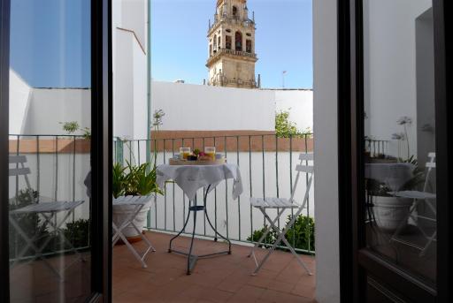 Apartamentos La Hoguera - Housity