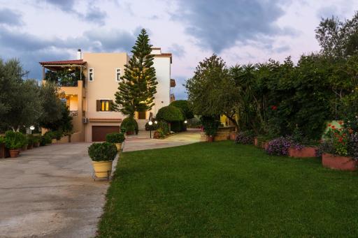 Eleonas Apartments - Housity