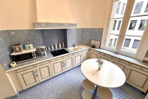 Nice Apt With Balcony In The Heart Of Nantes! - Housity