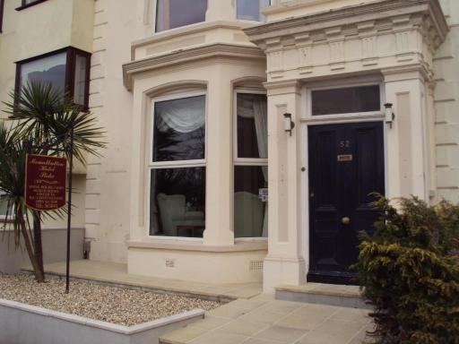Mountbatten Hotel - Housity