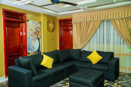 Opheboat Villa and Cuisine Services - Hizvo