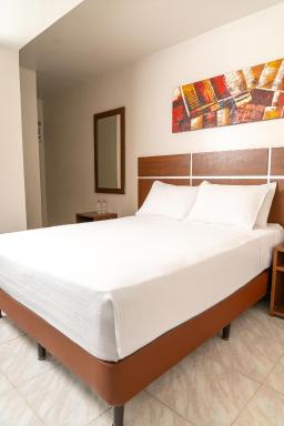 Hotel Benidorm Panama - Housity