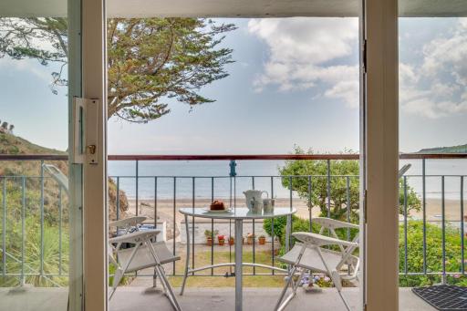 Galwad-Y-Môr - Housity