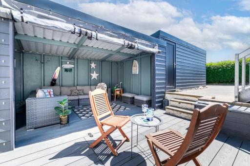 The Grain Store Plas Llwyndu - Housity