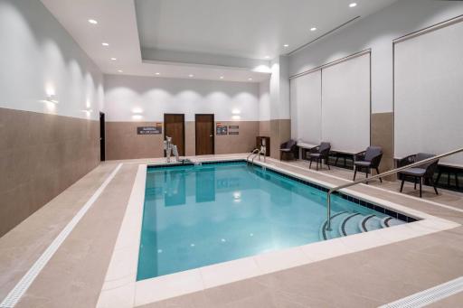 La Quinta Inn & Suites by Wyndham Nashville Downtown Stadium - Housity