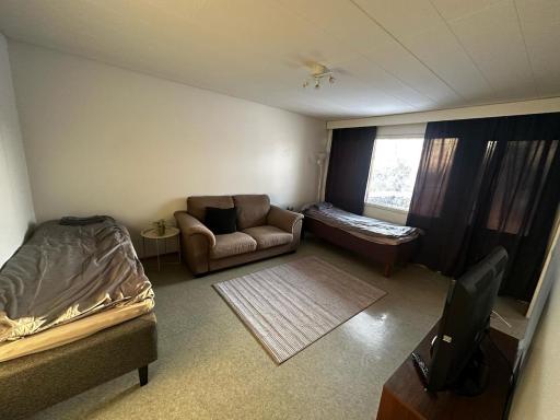 Accommodation for up to four, with free parking - Housity