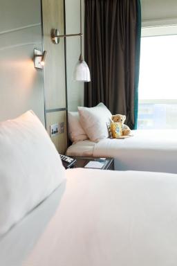 Hyatt Place London Heathrow Airport - Housity