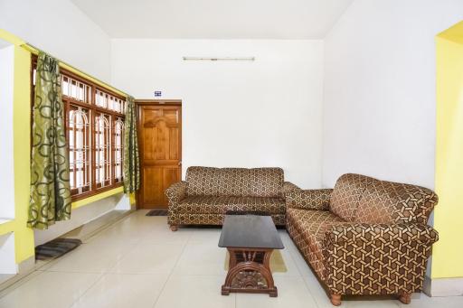 Hotel O Moon Light Bed & Breakfast - Housity