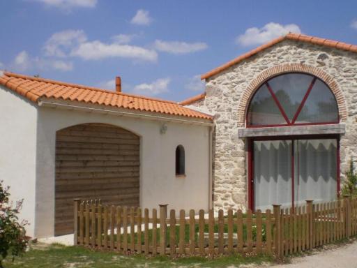 Gîte rénové mitoyen PMR, 3 chambres, terrasse, proche nature - FR-1-426-112 - Hizvo