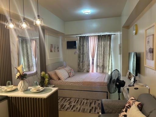 Avida Tower 1 L21 staycation rm1002 - Housity