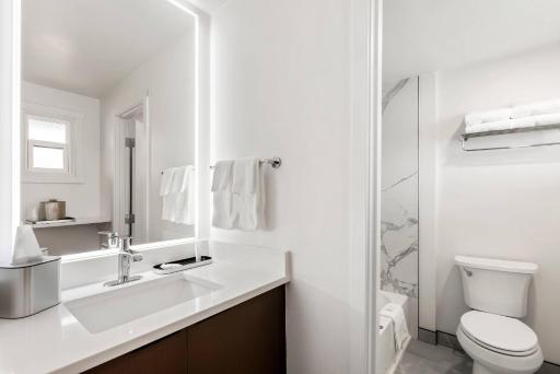 Clarion Pointe Mount Vernon - Burlington - Housity