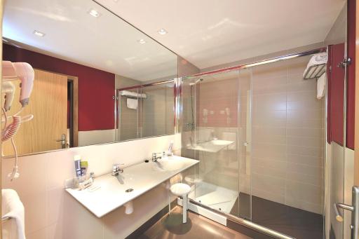 Hotel Naval Sestao - Housity