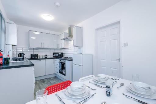 Spacious 4-Bedroom House in Skipton Sleeps 10 with Additional Lounge Sleeping - Housity