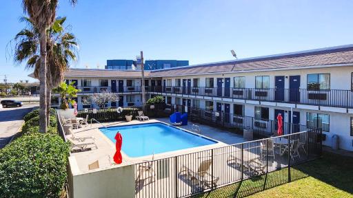 Motel 6-Galveston, TX - Housity