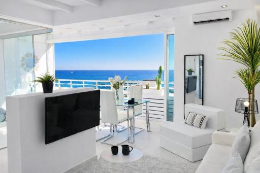 Loft del Mar - Charming luxury apartment at La Roca - Housity