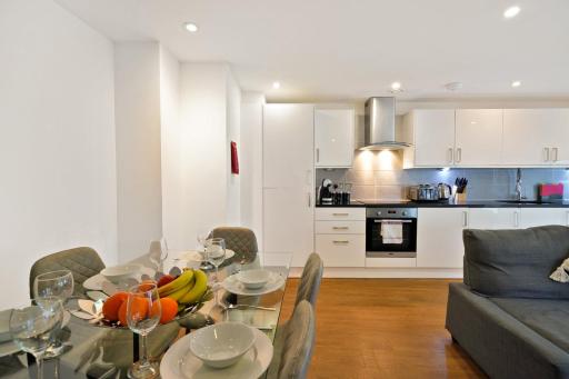 Modern Apartments in Bayswater Central London FREE WIFI & AIRCON by City Stay Aparts London - Housity