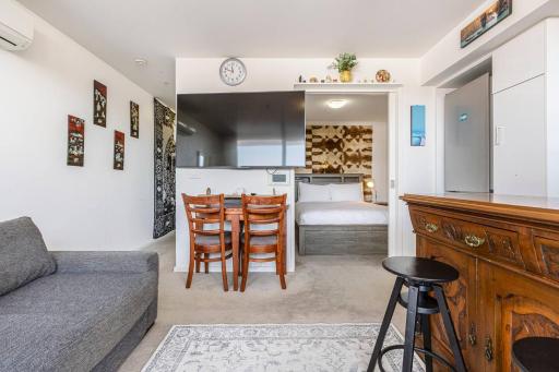 Hampton Beach Nook - Simple Stay near Dining & Beach - Housity