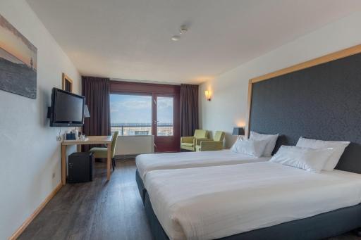 Leonardo Hotel IJmuiden Seaport Beach - Housity