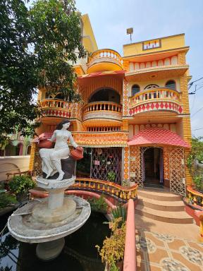 Monalisa Lodge - Housity